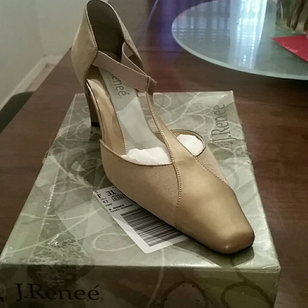 Woman's shoes
